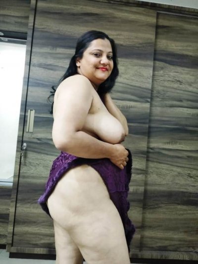 nude-aunty-ki-sexy-thigh-aur-big-boobs-pic.jpg