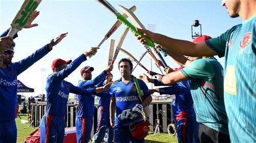 Asghar Afghan gets a guard of honour on his farewell appearance