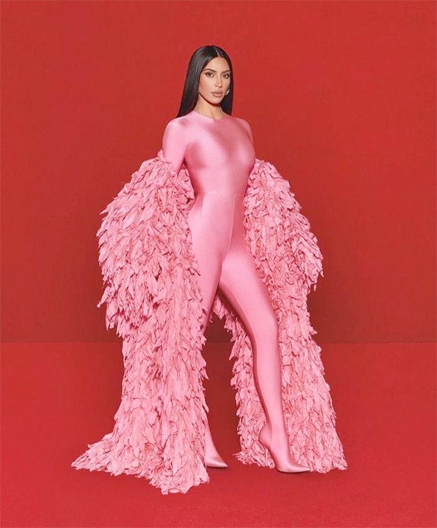 Kim-Kardashian-runs-a-case-for-pink-as-she-makes-a-Pinkalicious-appearance-1.jpg
