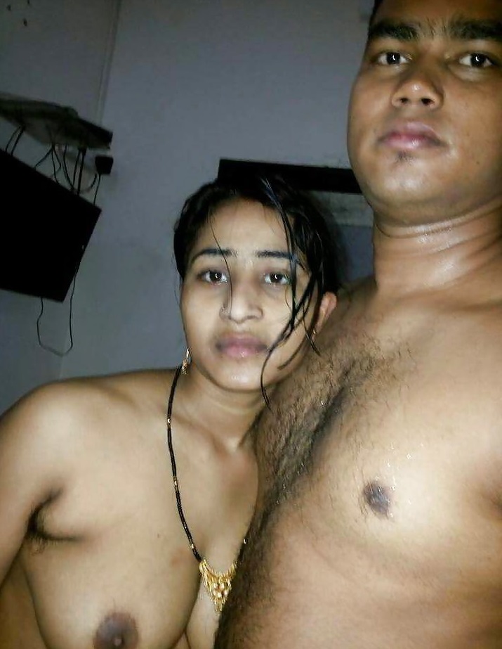 Newly-married-Indian-housewife-naked-with-husband-pics-4.jpg